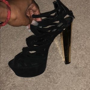 Black strappy Steve Madden heel
